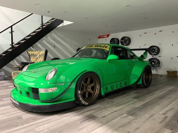 Cover image for Suica